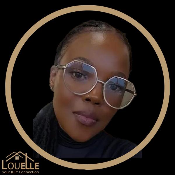 Zintle  Swana, estate agent